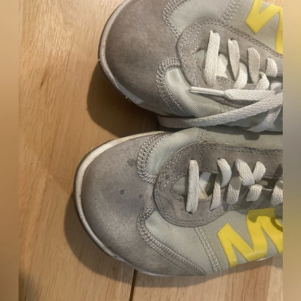 Merrell women’s ice performance footwear in size 5 1/2 in good condition